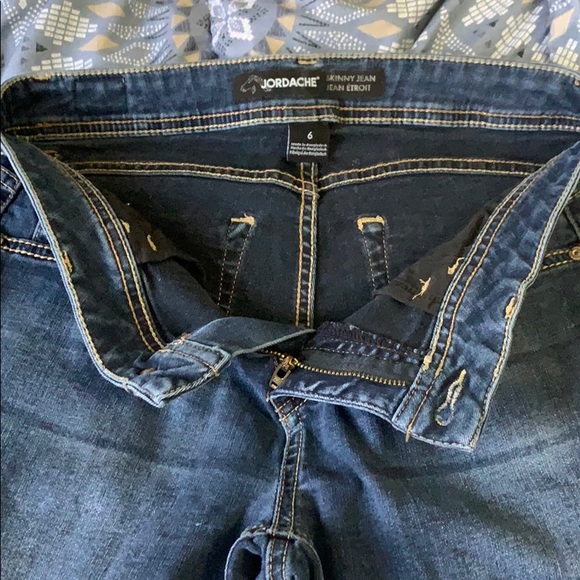 Jeans - Picture 3 of 4